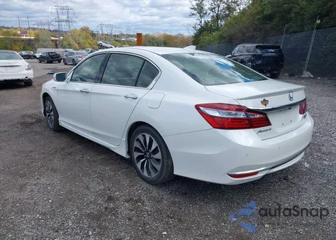 2017 Honda Accord Hybrid Touring z USA, uszkodzony, nr VIN JHMCR6F77HC001147